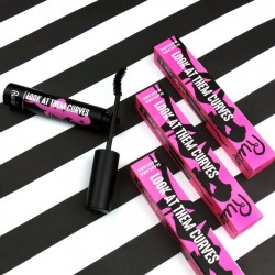 Maskara za podizanje trepavica Look At Them Curves